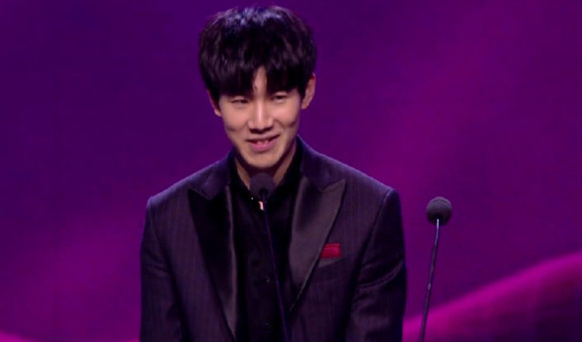 外媒盘点休赛期五大签约：BLG.Uzi排名第一