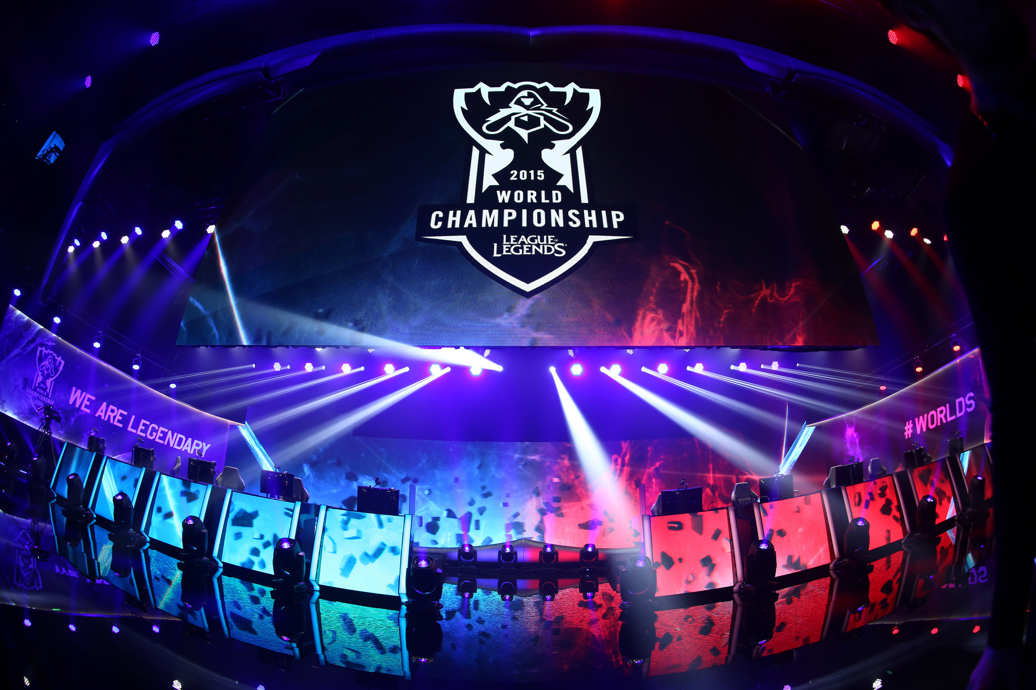 媒体人：LOL项目沙特方面还额外给了100万美元 8个队伍平均分