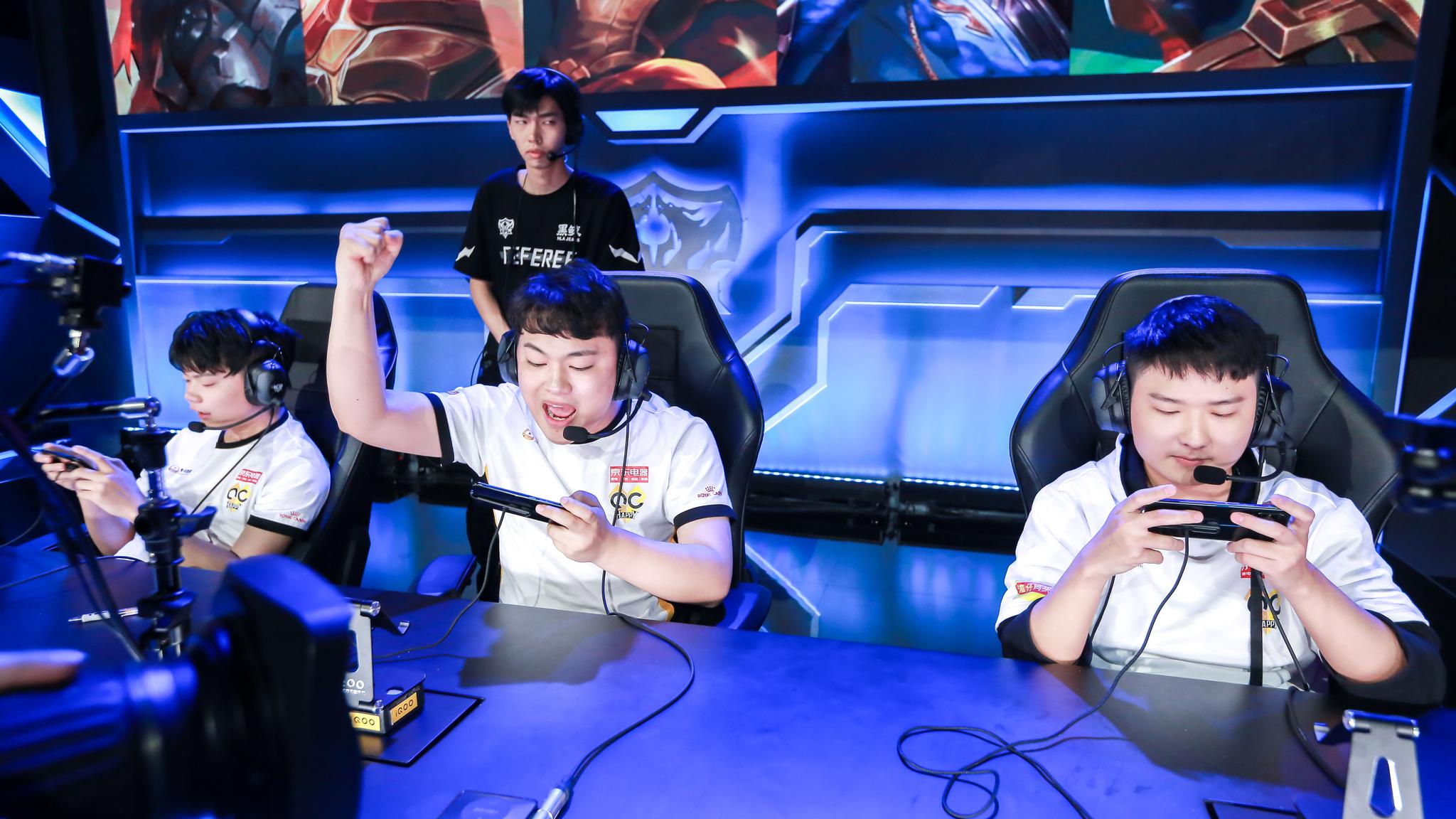 我们拥有赢得这场比赛的所有关键 Aleksib 关于 NAVI 在 ESL Pro League Season 22 中对抗 Mouz 的问题