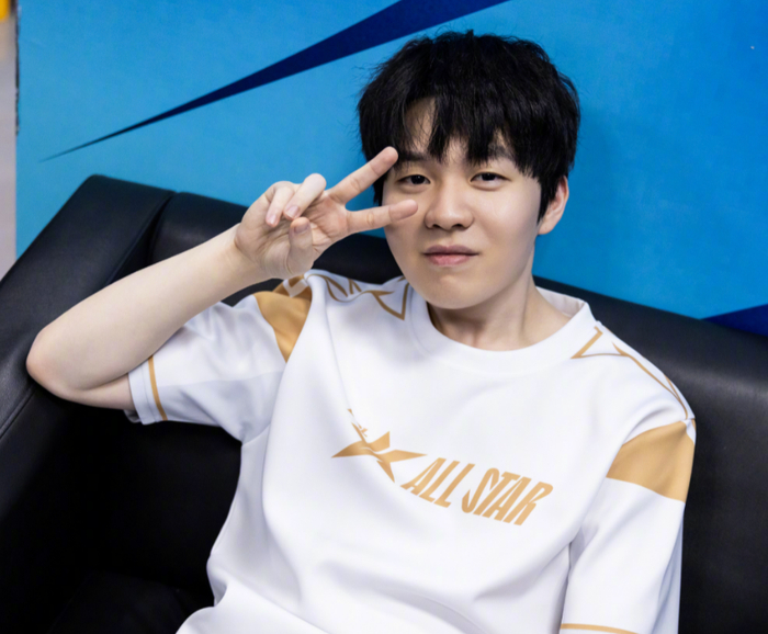 GEN官方：打野选手Peanut于今日上午确诊新冠