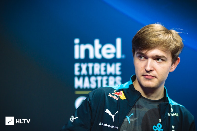 还是选赛娜好呀 Elk略显隐身 赛娜0阵亡 五局斩获18-9-47数据